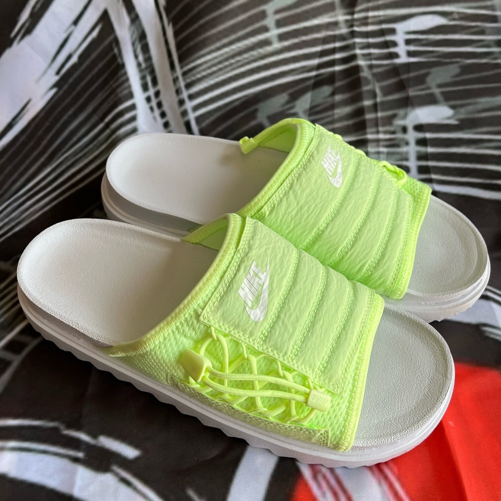 Woman’s Asuna Sandal Slide